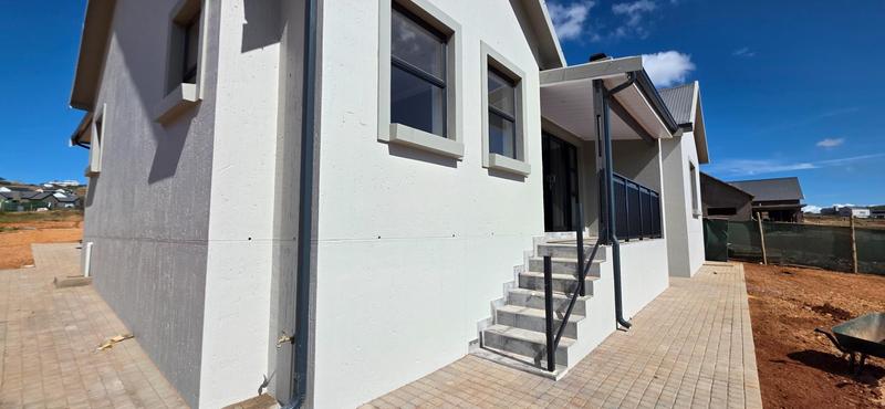 3 Bedroom Property for Sale in Outeniquasbosch Western Cape